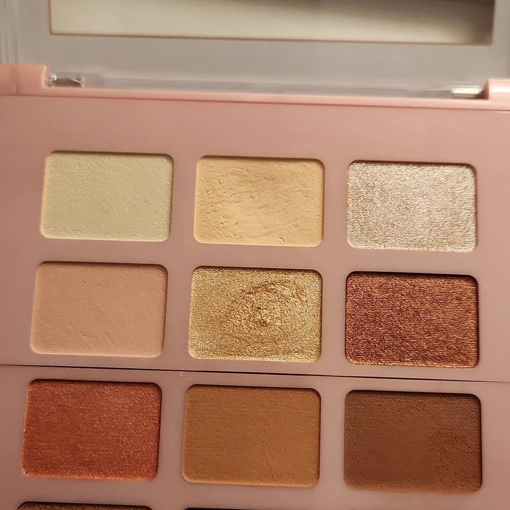 Eyeshadow Bundle 💗 - Picture 3 of 10